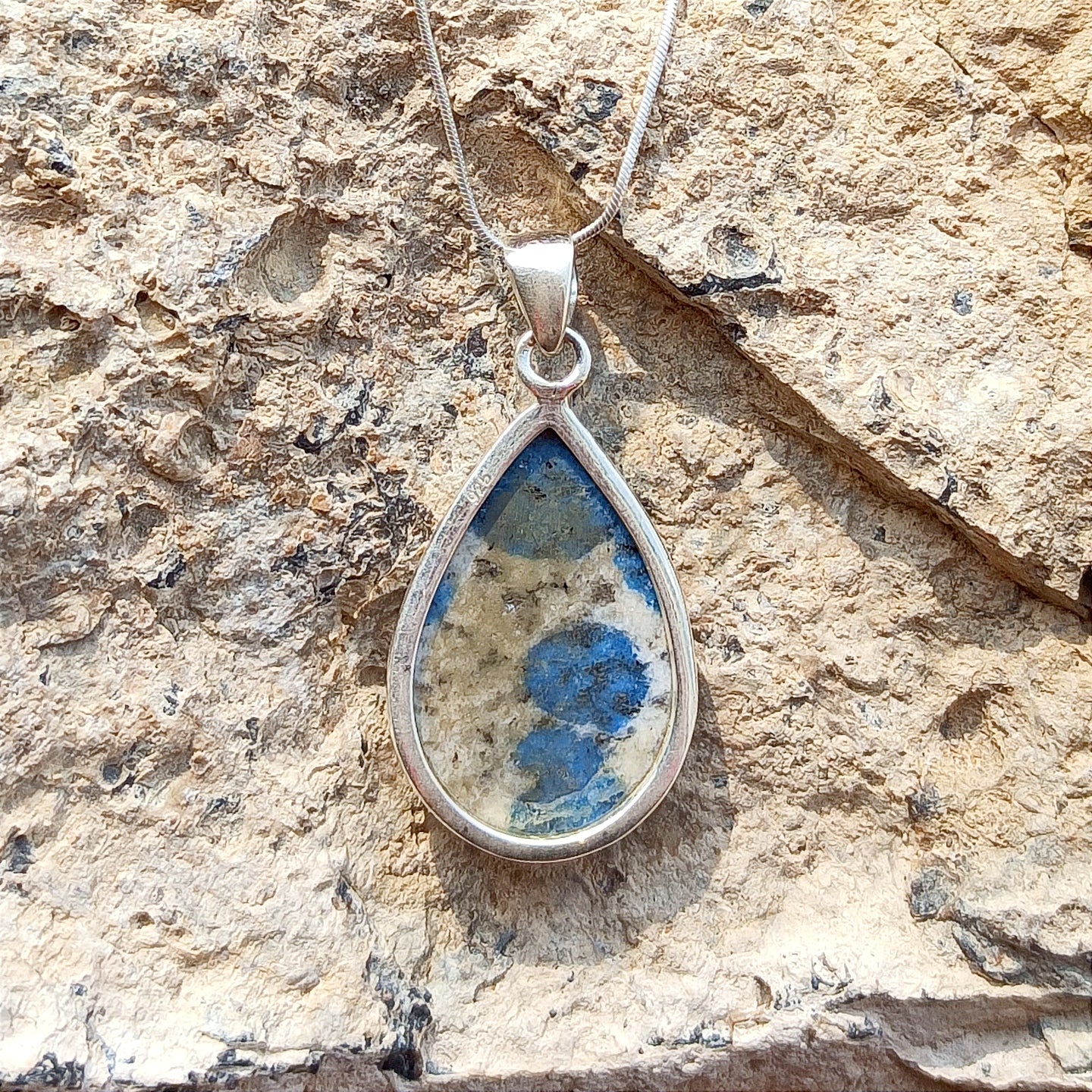 K2-Jaspis-Edelstein-Silberanhänger, massiver 925er-Sterlingsilber, K2-Jaspis-Edelstein-Anhänger in Birnenform, 36 x 21 x 6 mm