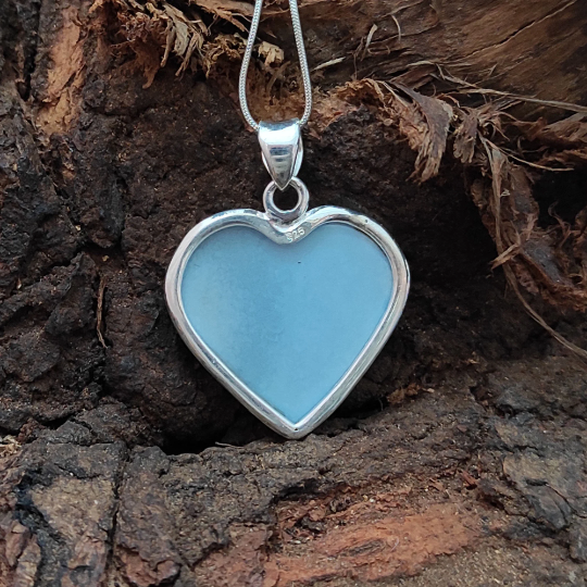 Wunderschöner blauer Opal-Anhänger aus 925er-Sterlingsilber / 92,5-Statement-Silberanhänger / herzförmiger Edelstein-Anhänger / 35 ct