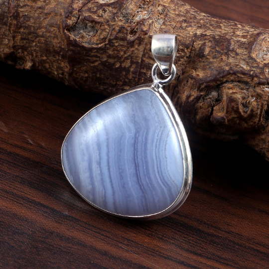 Polish Flint Pendant  Earth's Ancient Elegance in Stone – exopearl