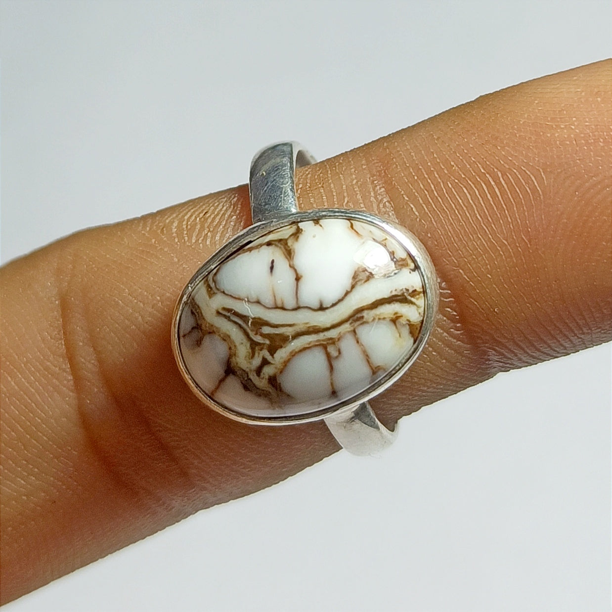 Native American deals Sterling Silver Oval Wild Horse Decorated Ring Sz 9.5 For Women