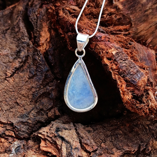 Gorgeous Rainbow Moonstone Sterling Silver Pendant Gemstone