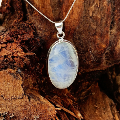 Beautiful Rainbow Moonstone Silver Pendant Jewelry